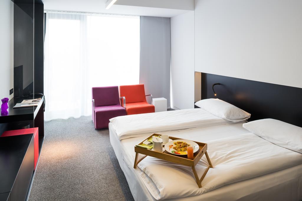 Hotel Privo Тиргу-Муреш Екстер'єр фото